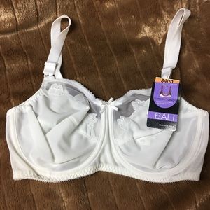 White NWT Bali Bra Size 34 DD